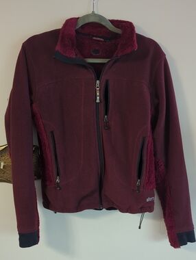 Sherpa-Inspired Burgundy Fleece Jacket - Women's